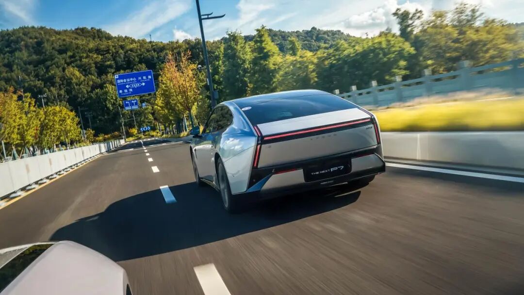 年度最帅轿跑！看到它都走不动道，这回头率碾压小米？