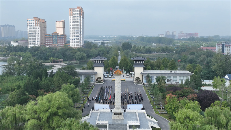 睢县举行2025年烈士纪念日向人民英雄敬献花篮仪式